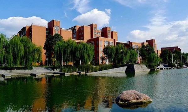 2019-2020中國(guó)重點(diǎn)大學(xué)競(jìng)爭(zhēng)力排行榜 清華北大排名穩(wěn) 武大超復(fù)旦