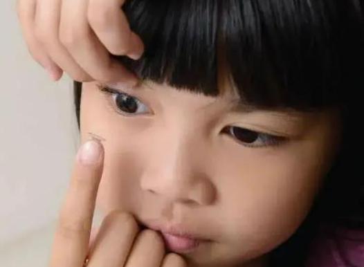 戴ok鏡有小氣泡可以不用處理嗎?戴ok鏡有小氣泡轉動眼球能行嗎 戴ok鏡有小氣泡可以不用處理嗎?戴ok鏡有小氣泡轉動眼球能行嗎