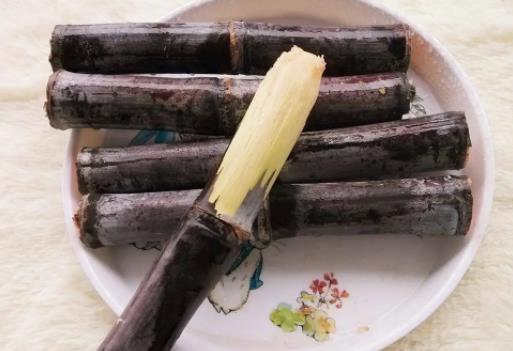 甘蔗煮水要去皮嗎?甘蔗煮水會拉肚子嗎 甘蔗煮水要去皮嗎?甘蔗煮水會拉肚子嗎