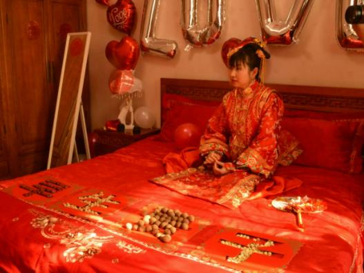 為什么結(jié)婚的燈要亮三天三夜?結(jié)婚當(dāng)天長明燈壞了預(yù)示什么 為什么結(jié)婚的燈要亮三天三夜?結(jié)婚當(dāng)天長明燈壞了預(yù)示什么