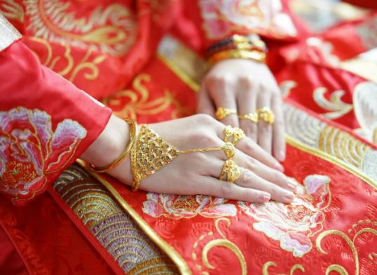 為什么結(jié)婚的燈要亮三天三夜?結(jié)婚當(dāng)天長明燈壞了預(yù)示什么 為什么結(jié)婚的燈要亮三天三夜?結(jié)婚當(dāng)天長明燈壞了預(yù)示什么