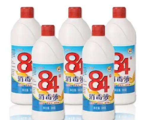 84消毒液倒入下水道有危害嗎?為什么84消毒液不能用熱水稀釋 84消毒液倒入下水道有危害嗎?為什么84消毒液不能用熱水稀釋