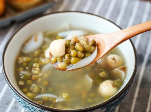 綠豆湯放蜂蜜喝會發胖嗎?綠豆湯一天喝多少最好 綠豆湯放蜂蜜喝會發胖嗎?綠豆湯一天喝多少最好