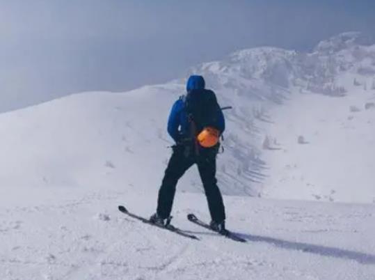近視滑雪怎么戴眼鏡?滑雪可以戴墨鏡嗎 近視滑雪怎么戴眼鏡?滑雪可以戴墨鏡嗎