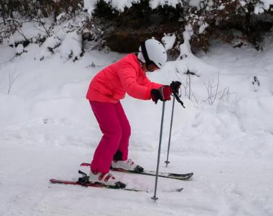 滑雪鞋套哪種塑料袋?滑雪時(shí)內(nèi)八字是剎車嗎 滑雪鞋套哪種塑料袋?滑雪時(shí)內(nèi)八字是剎車嗎