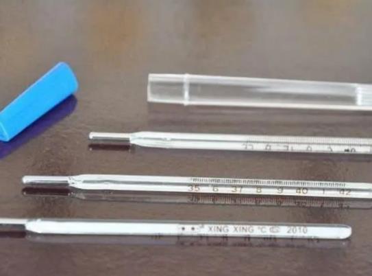 水銀體溫計夾左邊還是右邊好?水銀體溫計除了腋下還可以放在什么部位測量 水銀體溫計夾左邊還是右邊好?水銀體溫計除了腋下還可以放在什么部位測量