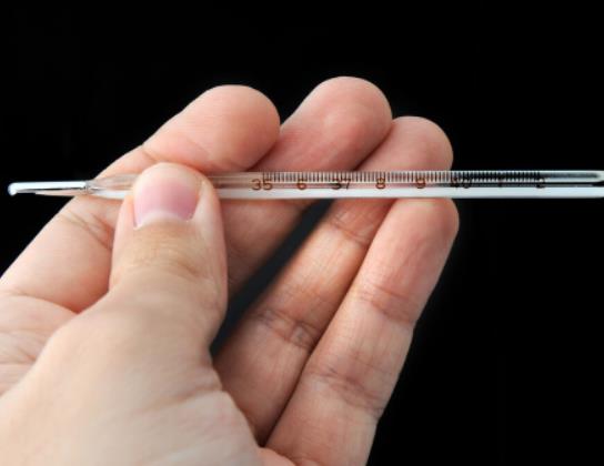 很粗的水銀體溫計是量哪里的?體溫計不甩到35度以下測量體溫會高嗎 很粗的水銀體溫計是量哪里的?體溫計不甩到35度以下測量體溫會高嗎