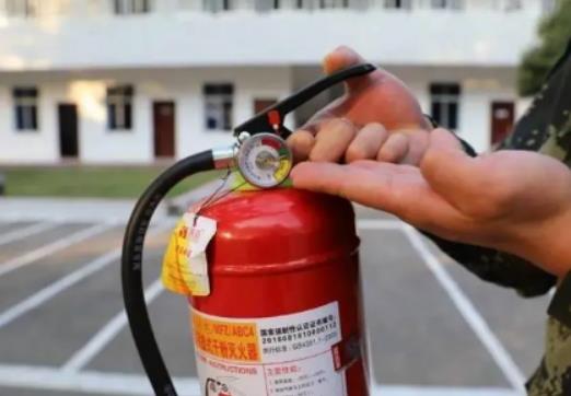 滅火器壓力過高會有什么影響?酒精著火能不能用干粉滅火器 滅火器壓力過高會有什么影響?酒精著火能不能用干粉滅火器