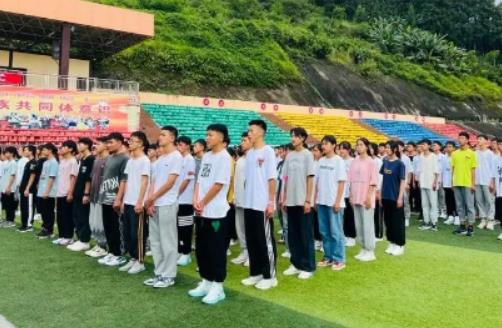 大學(xué)軍訓(xùn)的衣服是學(xué)校發(fā)嗎?大學(xué)新生報(bào)道完就軍訓(xùn)嗎 大學(xué)軍訓(xùn)的衣服是學(xué)校發(fā)嗎?大學(xué)新生報(bào)道完就軍訓(xùn)嗎