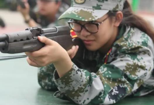 大學軍訓晚上可以玩手機么?軍訓后會有機會見教官嗎 大學軍訓晚上可以玩手機么?軍訓后會有機會見教官嗎