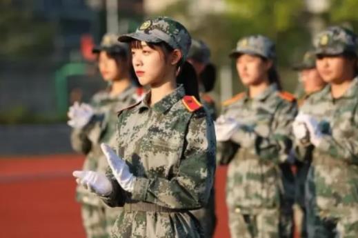 大學軍訓晚上可以玩手機么?軍訓后會有機會見教官嗎 大學軍訓晚上可以玩手機么?軍訓后會有機會見教官嗎