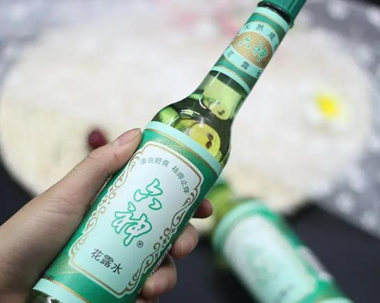 花露水加風油精會爆炸嗎?花露水和香水混合會中毒嗎 花露水加風油精會爆炸嗎?花露水和香水混合會中毒嗎