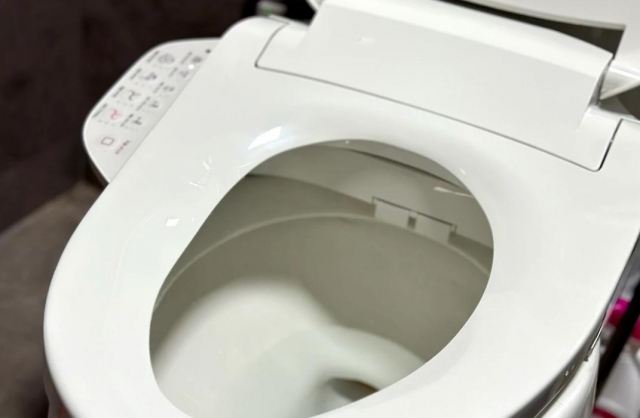 衛生間里細菌最多的地方是門把手嗎 公廁的烘干機最好別用 衛生間里細菌最多的地方是門把手嗎 公廁的烘干機最好別用