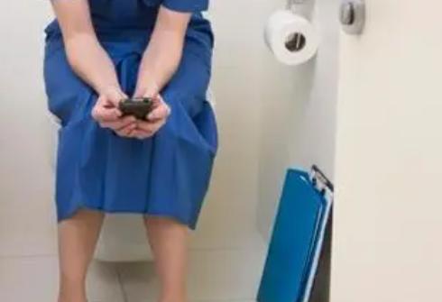 冬季女性為什么會(huì)頻繁上廁所 導(dǎo)致尿頻的原因這些情況要小心 冬季女性為什么會(huì)頻繁上廁所 導(dǎo)致尿頻的原因這些情況要小心