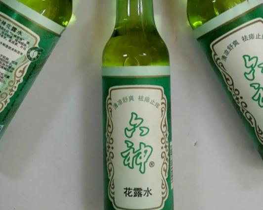 花露水兌水可以當(dāng)空氣清新劑嗎?花露水擦涼席的正確方法 花露水兌水可以當(dāng)空氣清新劑嗎?花露水擦涼席的正確方法