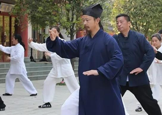 腰椎病怎么練太極拳?打太極拳腿沒勁是什么回事 腰椎病怎么練太極拳?打太極拳腿沒勁是什么回事
