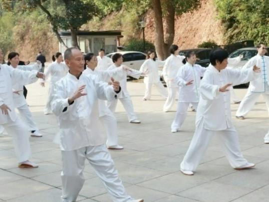 太極拳可以和慢跑一起進(jìn)行嗎?太極拳和其他有氧運(yùn)動的區(qū)別 太極拳可以和慢跑一起進(jìn)行嗎?太極拳和其他有氧運(yùn)動的區(qū)別