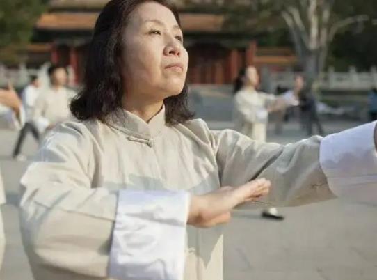 八段錦能治頸椎嗎?八段錦要用很大力嗎 八段錦能治頸椎嗎?八段錦要用很大力嗎