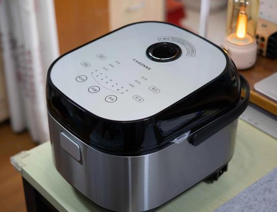 電飯煲底盤加熱和電磁加熱哪個好?電飯煲電磁加熱的好還是底盤加熱的好 電飯煲底盤加熱和電磁加熱哪個好?電飯煲電磁加熱的好還是底盤加熱的好