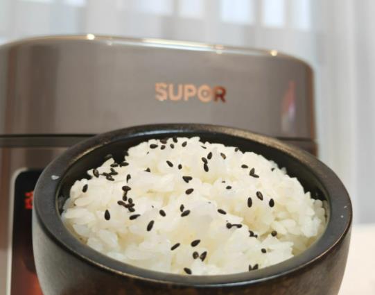 電飯煲底盤加熱和電磁加熱哪個好?電飯煲電磁加熱的好還是底盤加熱的好 電飯煲底盤加熱和電磁加熱哪個好?電飯煲電磁加熱的好還是底盤加熱的好