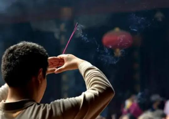 什么時間上香好?給財神爺上香有什么講究